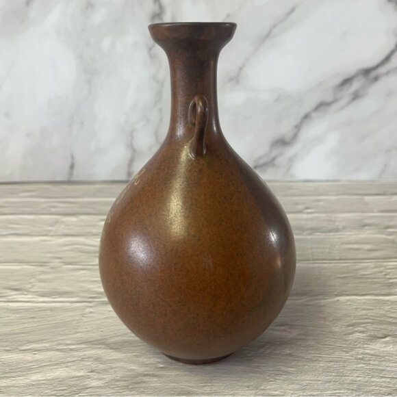 Heobeok Shaped Bottle Brown Ceramic Jug With Gold Accents - Picture 4 of 9